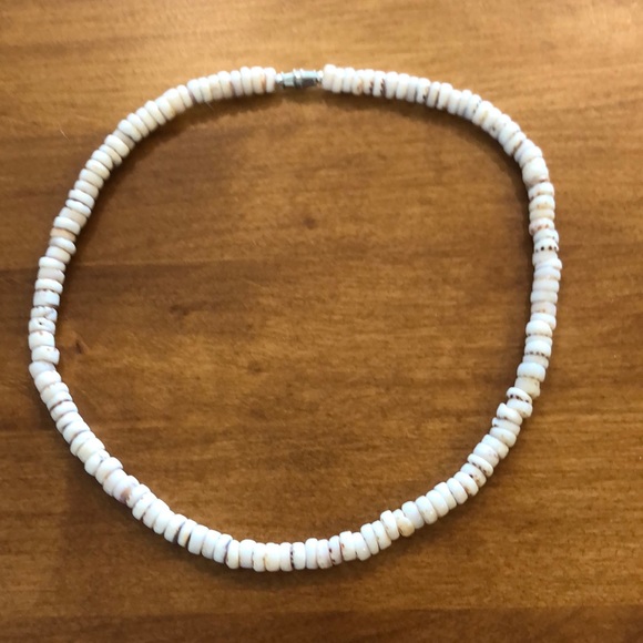 Jewelry - Shell Necklace NWOT